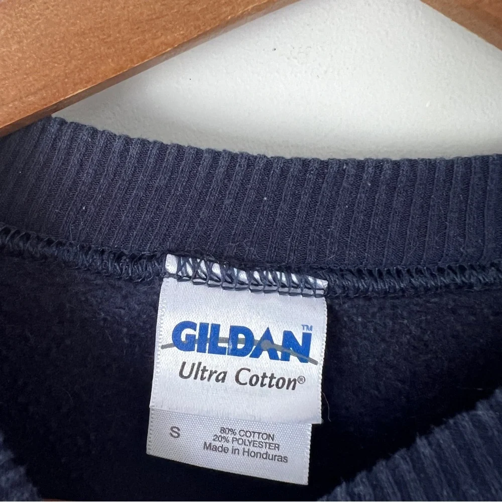 Gildan Blue Crew Neck Sweater with UCONN Basketball Womens Size Small - Picture 2 of 5
